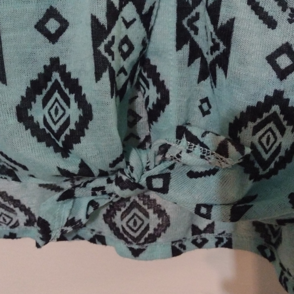 Button-Down Top - Picture 6 of 8